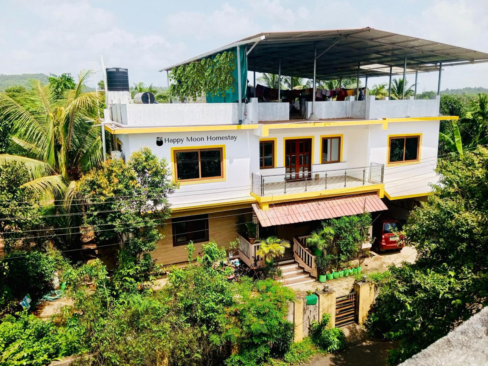 Happy Moon Homestay Aldona 外观 照片
